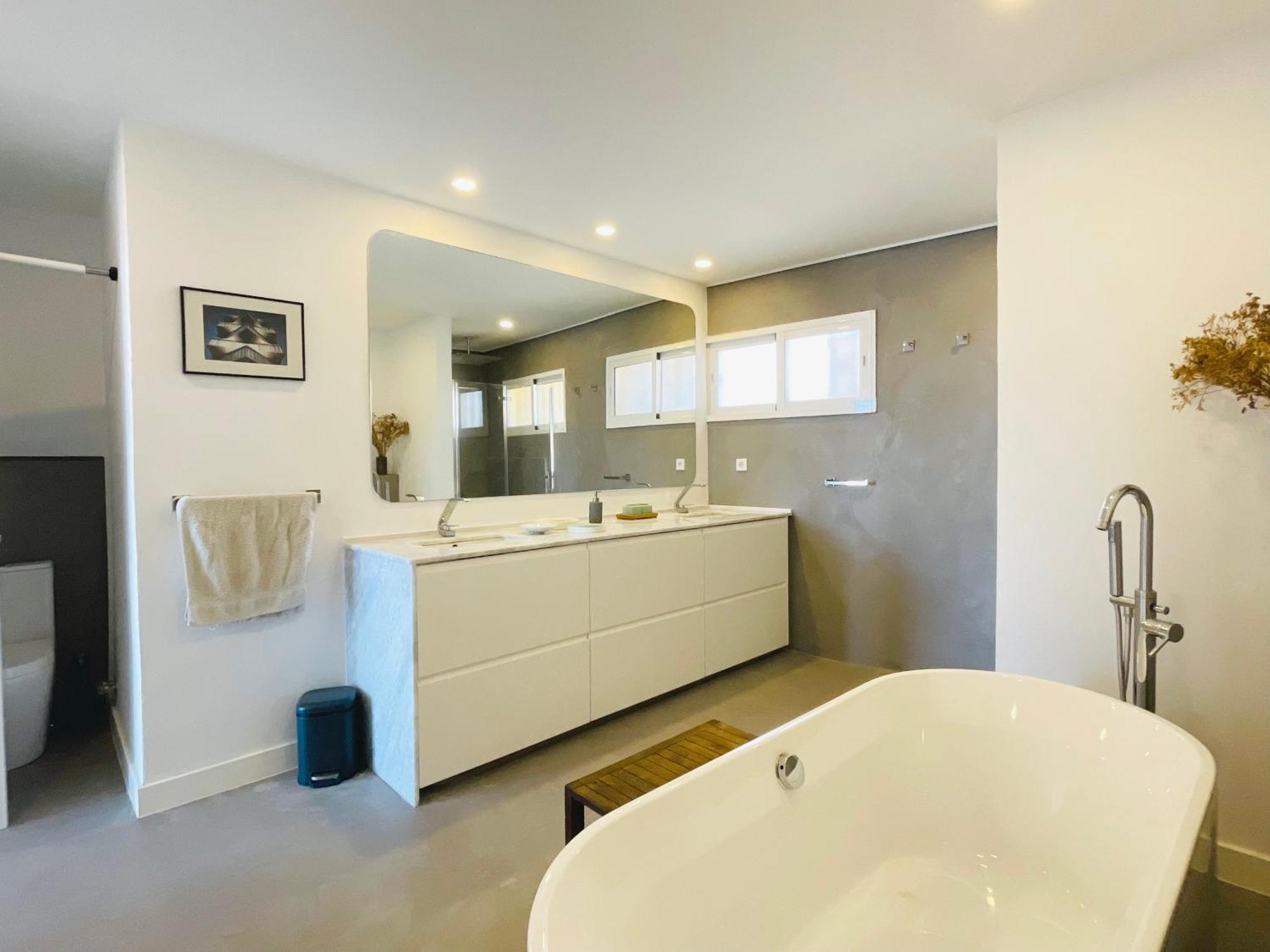 550 M2 Luxury Penthouse - Jacuzzi, Golf & Beach 贝纳尔马德纳 外观 照片