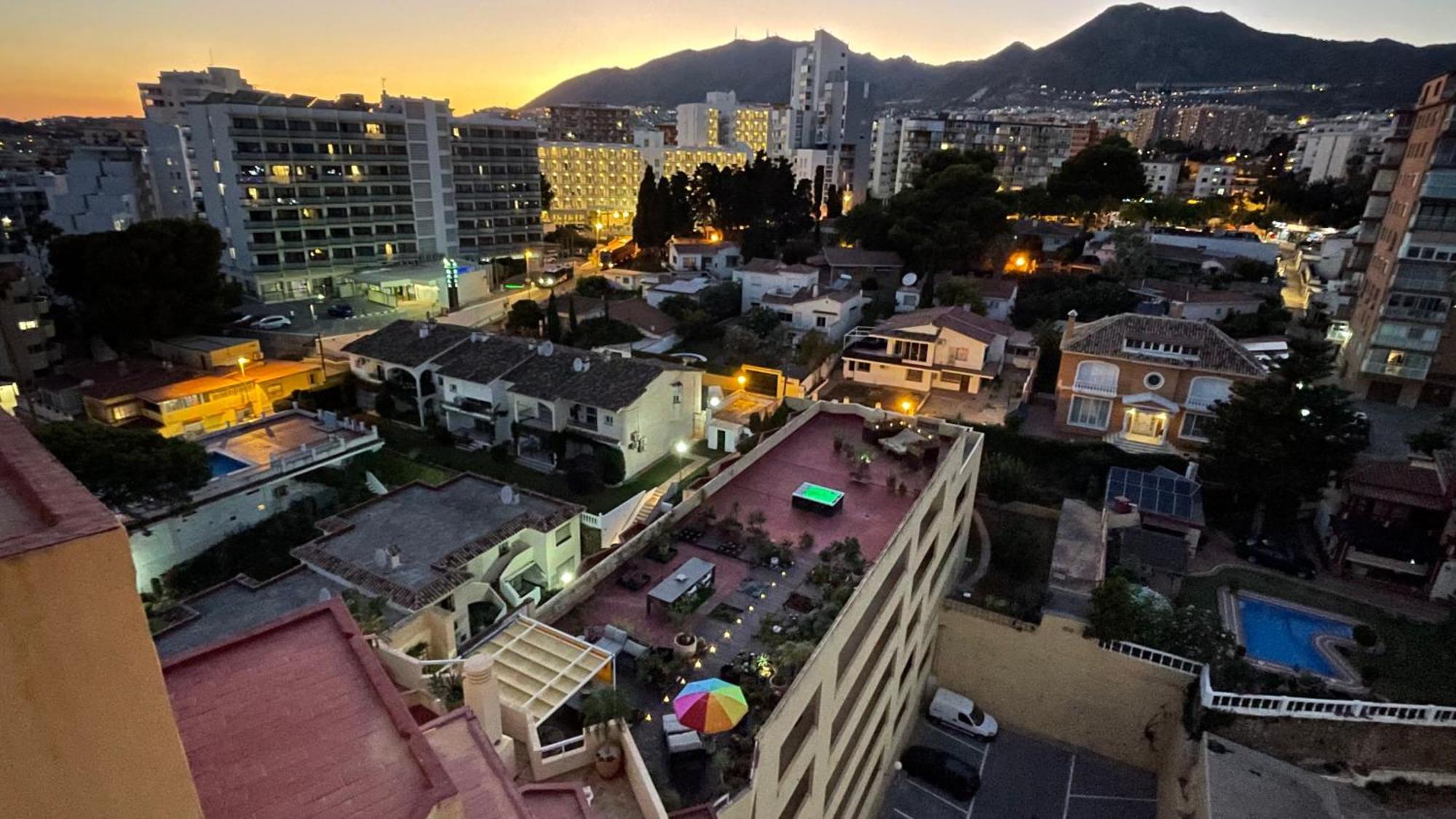 550 M2 Luxury Penthouse - Jacuzzi, Golf & Beach 贝纳尔马德纳 外观 照片