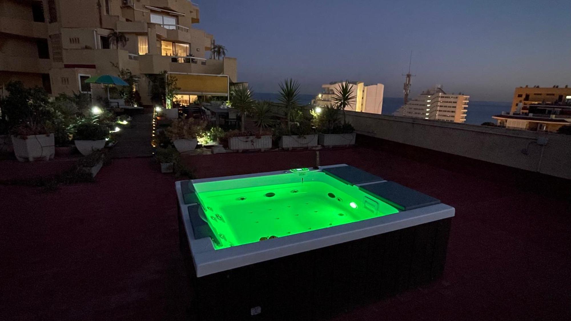 550 M2 Luxury Penthouse - Jacuzzi, Golf & Beach 贝纳尔马德纳 外观 照片