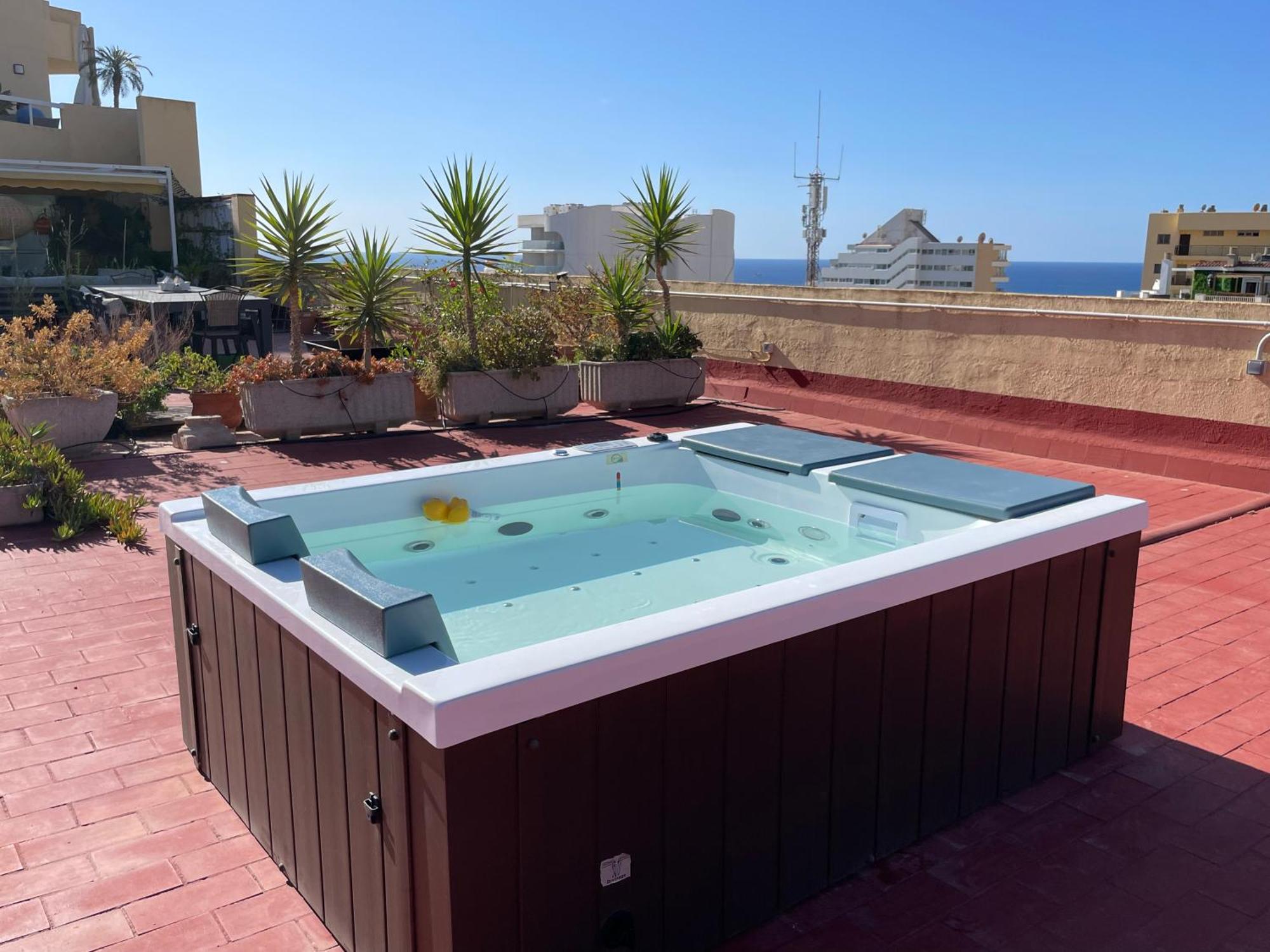 550 M2 Luxury Penthouse - Jacuzzi, Golf & Beach 贝纳尔马德纳 外观 照片